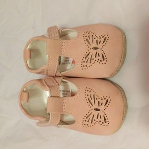 Primark 3-6 butterfly crib shoes
